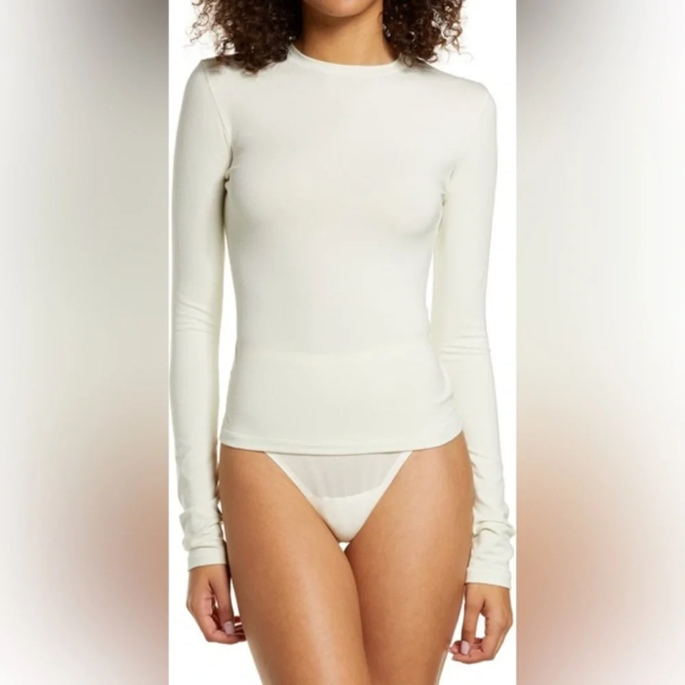 🤍SKIMS COTTON JERSEY LONG SLEEVE T-SHIRT IN BONE XS L - Picture 1 of 5